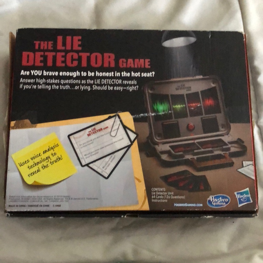 The Lie Detector Game - Black and Red - Picture 2 of 7